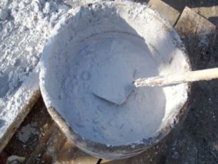 Гашеная – обладает химической формулой